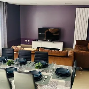 Spacious 2-bedroom Apartment: Paris Area With Parking & Terrace Apartment